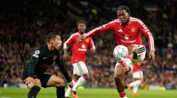 Patrick Dorgu menikmati debut Liga Champions bersama Manchester United setelah membantu Setan Merah menang 4-0. (AP Photo/Dave Thompson)