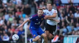Manchester United ditahan Fulham 1-1. Michael Carrick menilai MU seharusnya menang jika Bernd Leno tak tampil gemilang.( Foto: AP Photo/Kin Cheung)