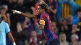 Lamine Yamal terus mengembangkan kemampuannya di Barcelona, termasuk tendangan bebas, penyelesaian akhir, gol, dan dribel. (AP Photo/Emilio Morenatti)