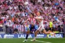 Jose Mourinho mengkritik wasit Ortiz Arias setelah Real Madrid kalah dari Atletico Madrid di Derby Madrid La Liga 2026/2027. (AP Photo/Bernat Armangue)_